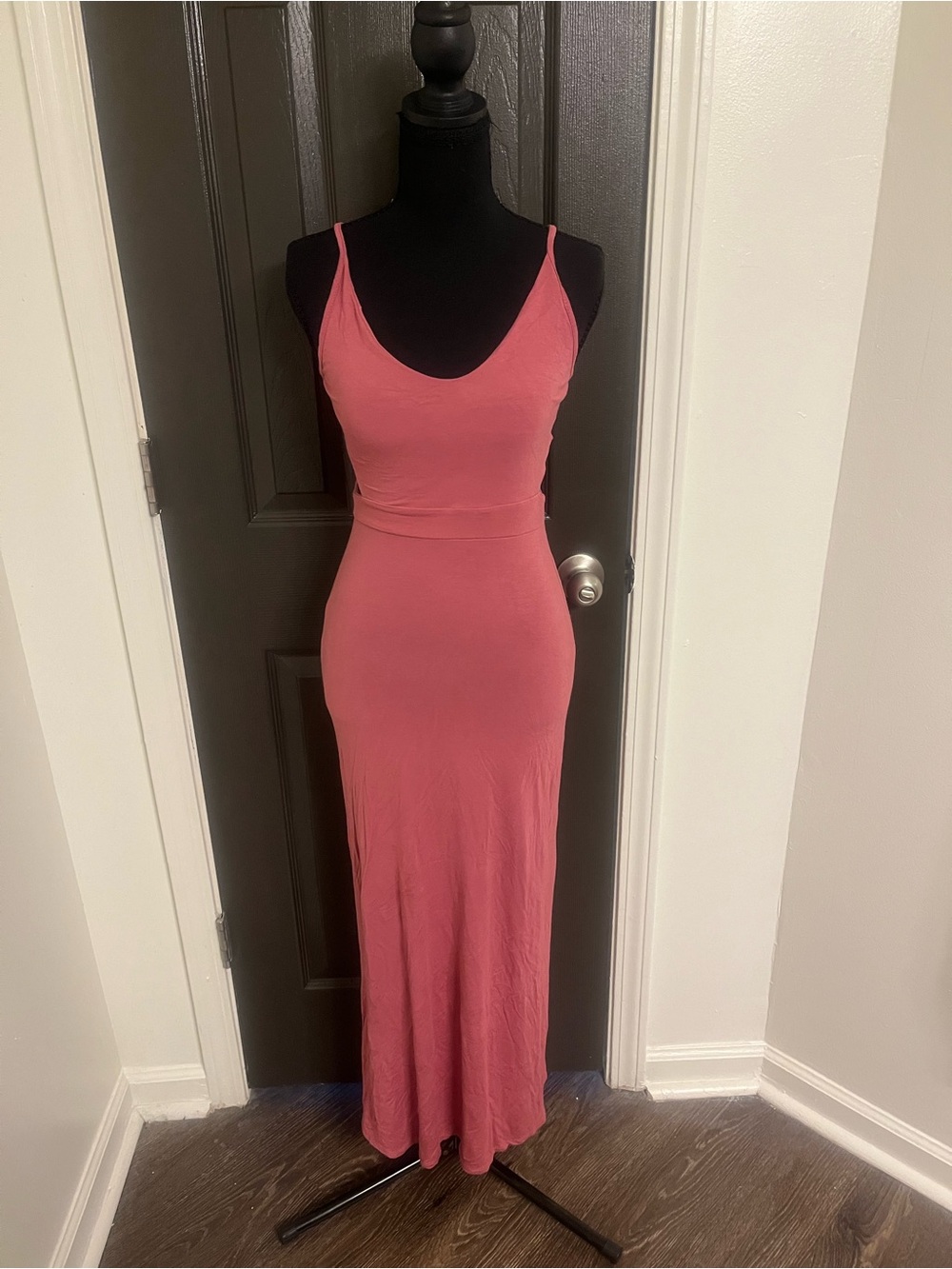 Spaghetti Strap Scoop Neck Maxi Dress in Rose Pink With Cut Outs/Slit